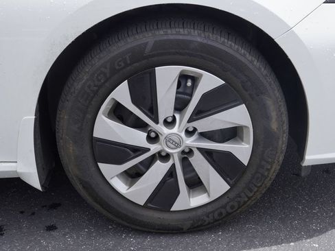 Used 2025 Nissan Altima 2.5 S FWD image 7