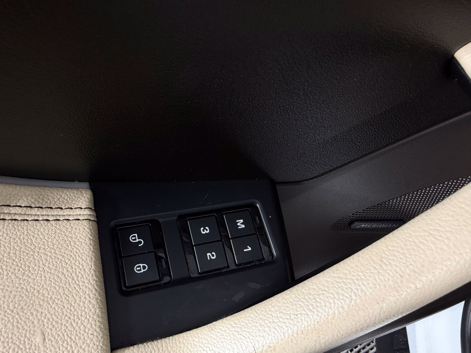 Used 2020 Jaguar F-PACE Prestige AWD/4WD image 17