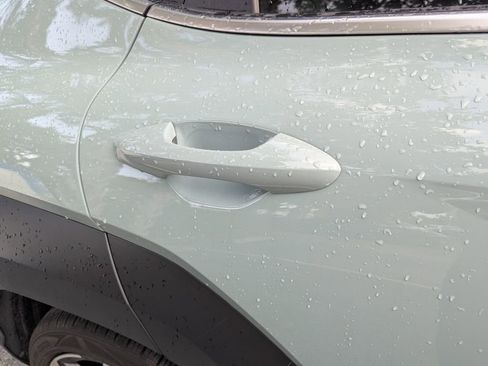 Used 2024 Hyundai Kona Limited FWD image 19
