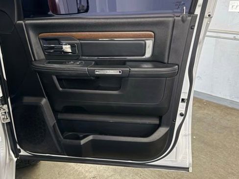 Used 2015 RAM 1500 Laramie w/ Convenience Group AWD/4WD image 19