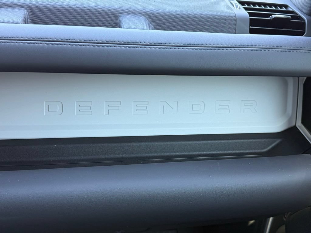 New 2026 Land Rover Defender 130 X-Dynamic SE AWD/4WD image 29