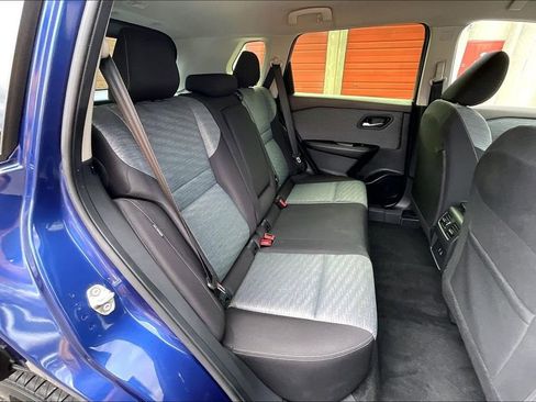 Used 2023 Nissan Rogue SV image 26