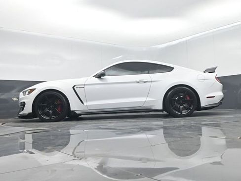 Used 2017 Ford Mustang Shelby GT350R w/ GT350R Equipment Group 920A RWD image 52