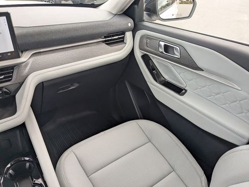 New 2026 Ford Explorer Platinum w/ LUX Leather Package image 18