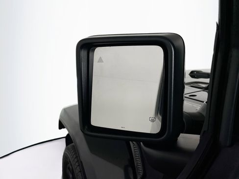 Used 2021 Jeep Wrangler Unlimited Sahara image 16