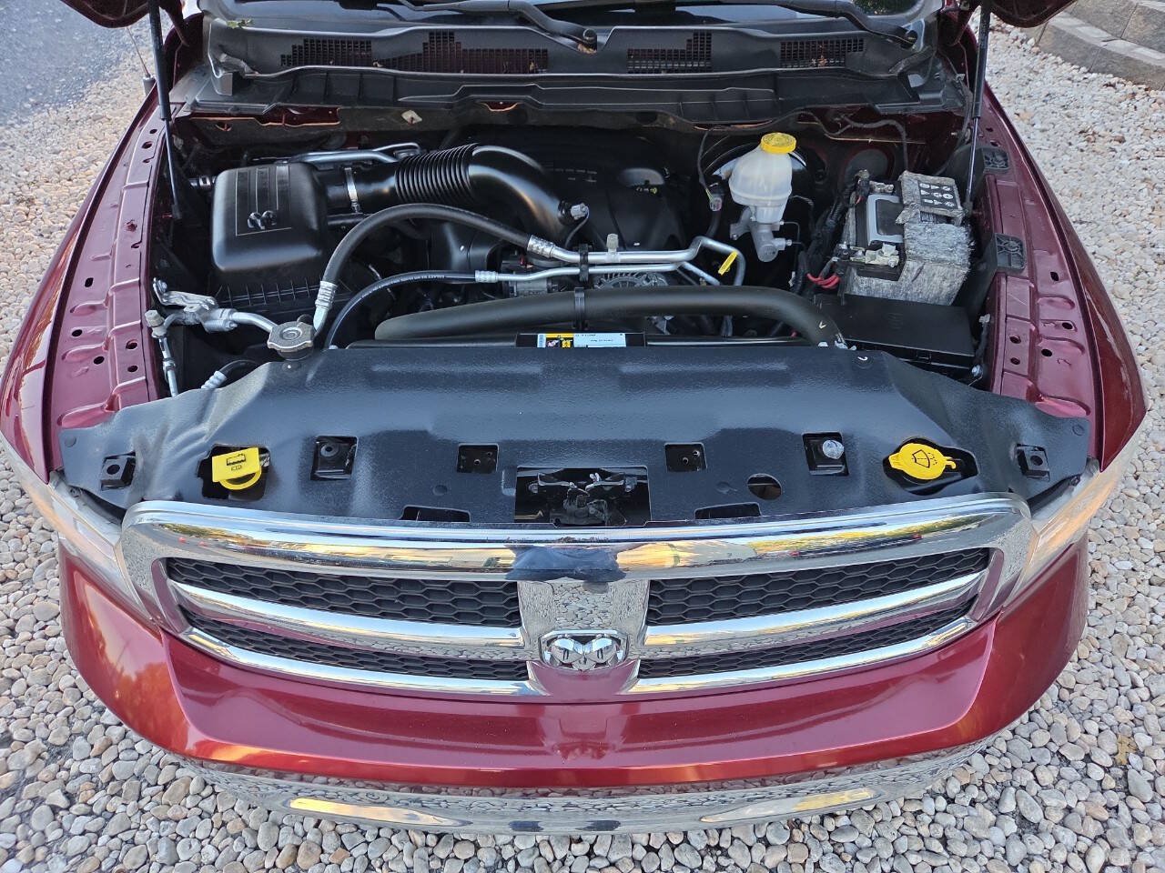 Used 2019 RAM 1500 Classic SLT AWD/4WD image 17