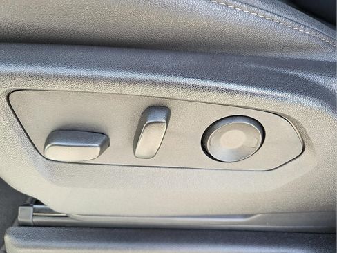 Used 2025 Chevrolet Tahoe LT image 16