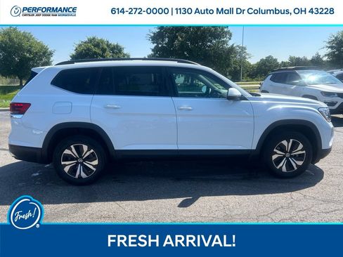 Used 2024 Volkswagen Atlas SE AWD/4WD image 3
