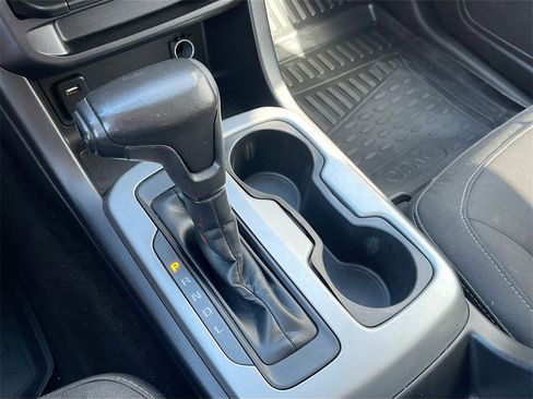 Used 2017 Chevrolet Colorado LT w/ LT Convenience Package image 17