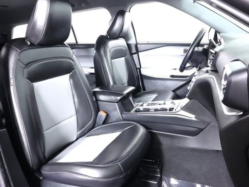 Used 2023 Ford Explorer XLT w/ Equipment Group 202A image 43