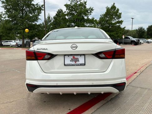 Used 2025 Nissan Altima 2.5 SV FWD image 7