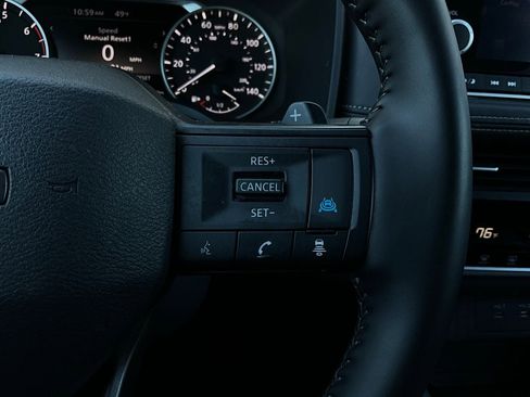 Used 2025 Nissan Rogue SV image 33