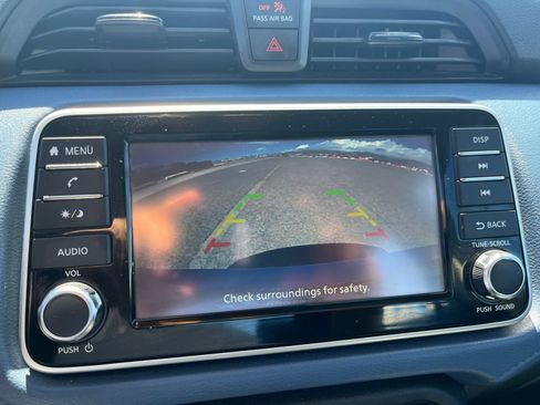 Used 2025 Nissan Versa SV FWD image 20