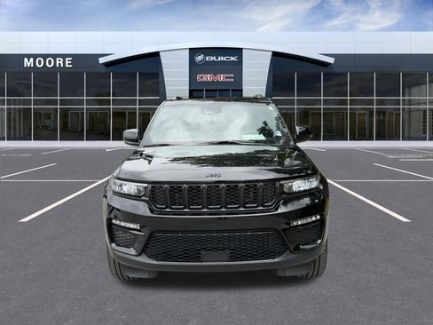 Used 2025 Jeep Grand Cherokee Limited w/ Black Appearance Package AWD/4WD image 8