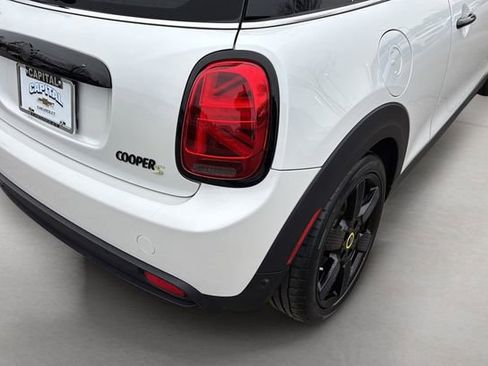 Used 2024 MINI Cooper SE w/ Signature Upholstery Package image 36