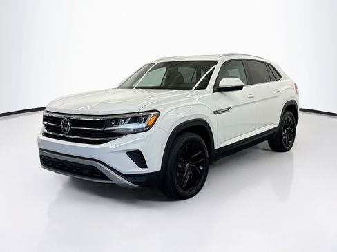 Used 2023 Volkswagen Atlas Cross Sport SE w/ Panoramic Sunroof Package FWD image 3