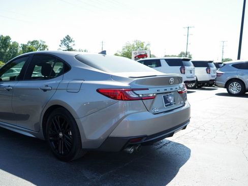 Used 2025 Toyota Camry SE w/ Convenience Package FWD image 20