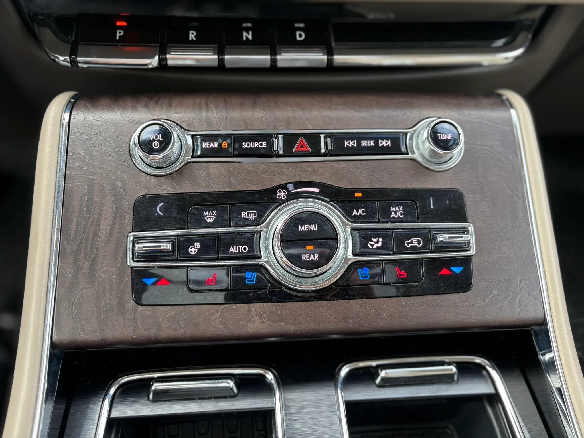 Used 2020 Lincoln Aviator Reserve w/ Equipment Group 202A AWD/4WD image 24