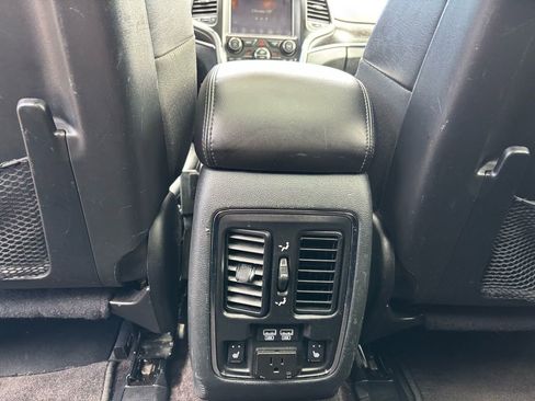 Used 2018 Jeep Grand Cherokee Limited w/ Luxury Group II AWD/4WD image 17