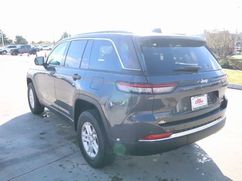 New 2025 Jeep Grand Cherokee Laredo w/ Luxury Tech Group I image 22