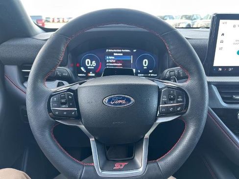 Certified 2025 Ford Explorer ST image 31