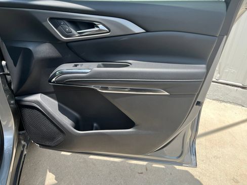 Used 2026 Chevrolet Traverse LT FWD image 17