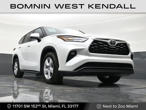 Used 2025 Toyota Highlander LE image 26