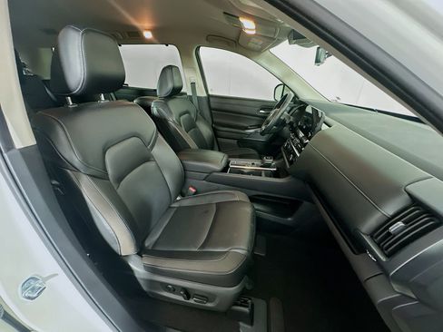 Used 2023 Nissan Pathfinder SL FWD image 34