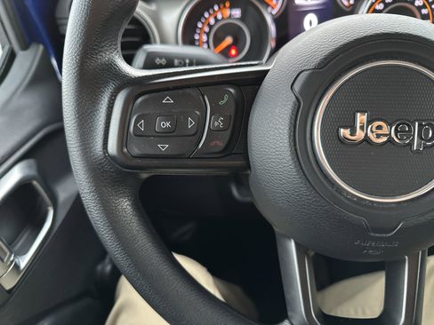 Used 2018 Jeep Wrangler Unlimited Sport image 18