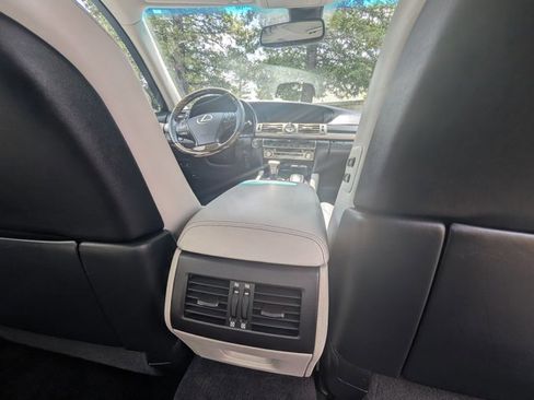 Used 2015 Lexus LS 460 w/ Comfort Package image 24
