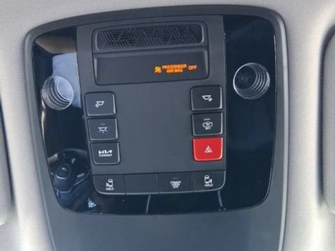 Used 2026 Kia Carnival FWD image 37