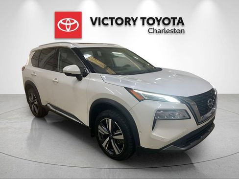 Used 2023 Nissan Rogue SL w/ SL Premium Package image 5