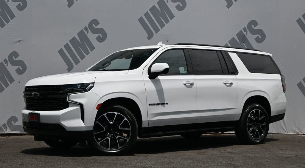Used 2021 Chevrolet Suburban RST RWD image 1