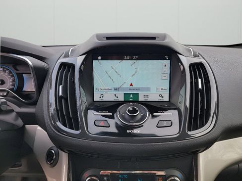 Used 2016 Ford C-MAX Energi SEL w/ Equipment Group 302A image 21