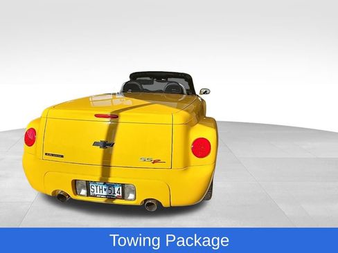 Used 2004 Chevrolet SSR w/ Preferred Equipment Group image 13