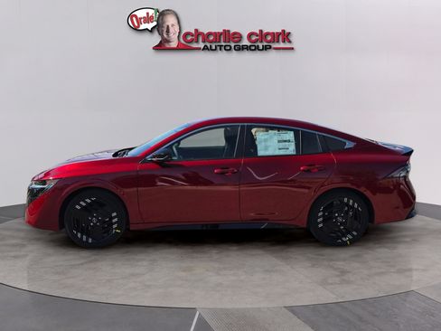 New 2026 Nissan Sentra SR w/ Floor Mat Package FWD image 3