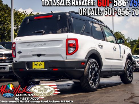 Used 2023 Ford Bronco Sport Outer Banks image 4