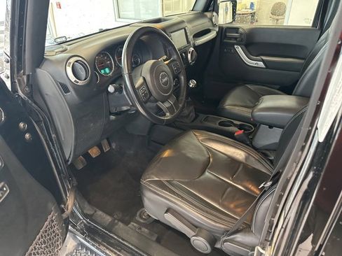 Used 2018 Jeep Wrangler Unlimited Sahara w/ Dual Top Group image 7