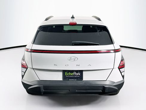 Used 2025 Hyundai Kona SEL FWD image 7
