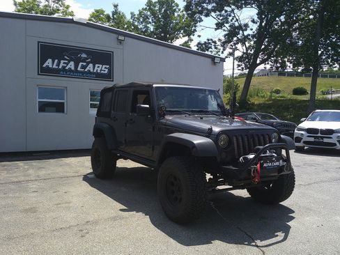 Used 2016 Jeep Wrangler Unlimited Sport AWD/4WD image 3