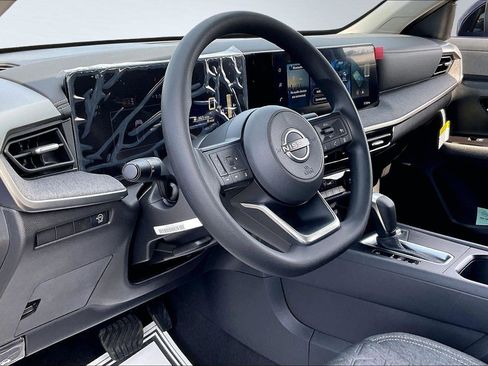 New 2026 Nissan Kicks SV image 7