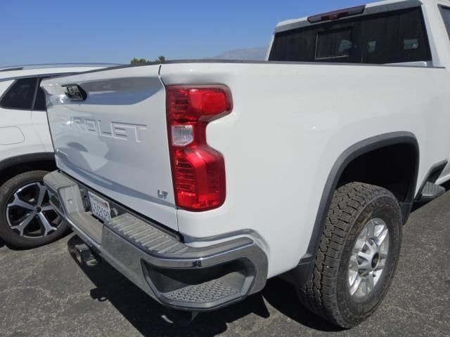 Used 2022 Chevrolet Silverado 2500 LT w/ Convenience Package AWD/4WD image 4