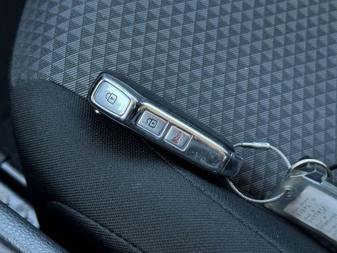 Used 2025 Kia Soul LX w/ LX Technology Package image 21