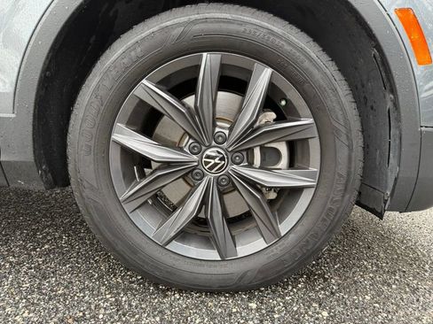 Used 2023 Volkswagen Tiguan SE image 6