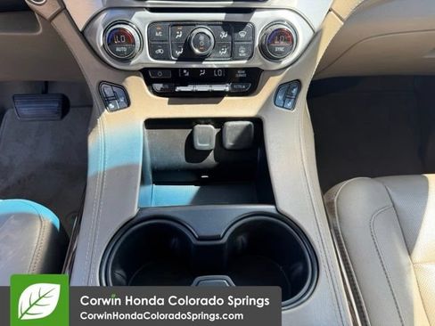 Used 2019 GMC Yukon XL SLT w/ Open Road Package AWD/4WD image 23