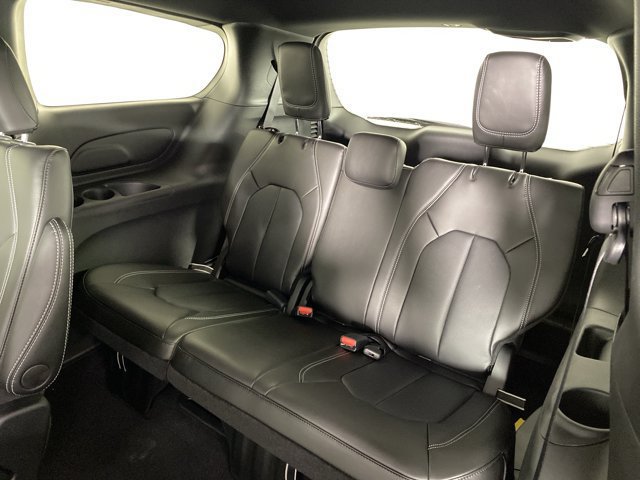 New 2026 Chrysler Pacifica Select FWD image 31