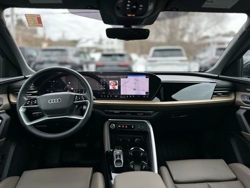 Used 2025 Audi Q5 Premium Plus image 17