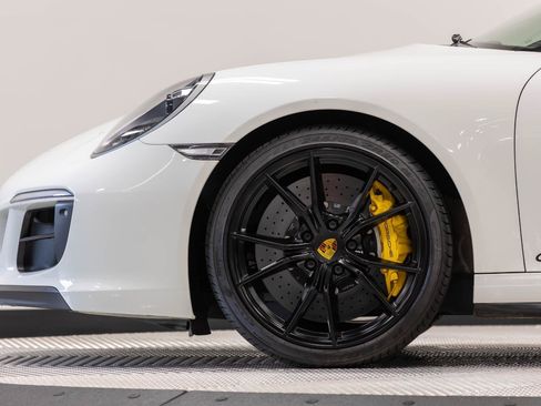 Used 2019 Porsche 911 Carrera GTS RWD image 9