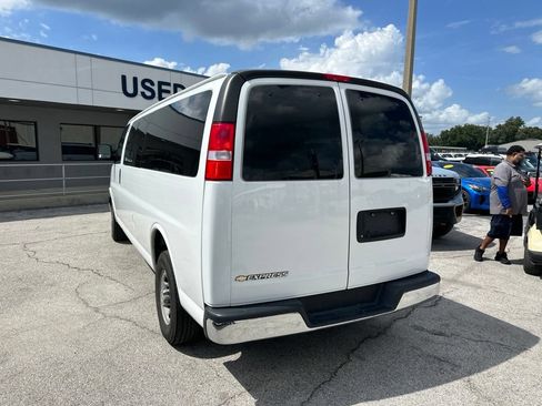 Used 2025 Chevrolet Express 3500 LT w/ LT Preferred Equipment Group RWD image 9