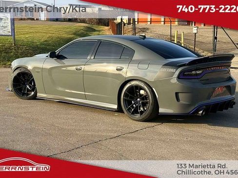 Used 2017 Dodge Charger R/T image 22